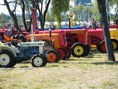 19th Annual Old Wheels In Motion Rally - Accommodation Perth 1