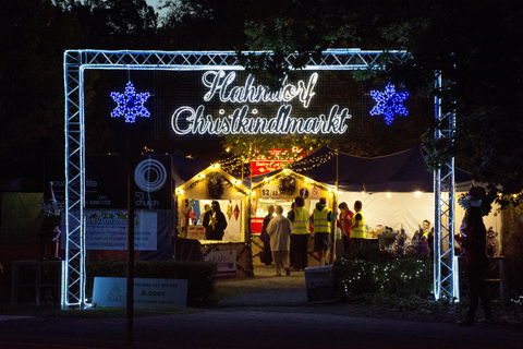 Hahndorf Christmas Market Walking Tours - Perth Resorts 0