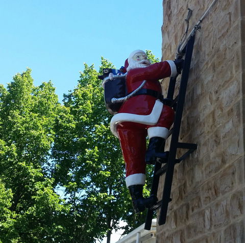 Hahndorf Christmas Market Walking Tours - Perth Resorts 1