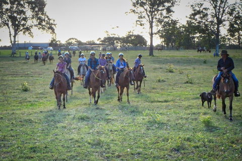 Night Horse Ride And Dinner - Accommodation Perth 1