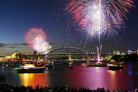 New Year's Eve Fireworks Cruise: Sydney Showboats - Accommodation Perth 1
