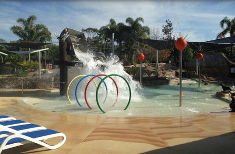 Blue Dolphin Holiday Resort - Accommodation Perth 1