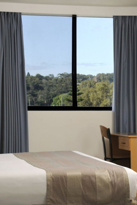 Lodestar Waterside Apartments - Accommodation Perth 2