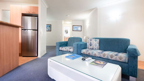 Burleigh On The Beach Holiday Apartments - Accommodation Perth 6