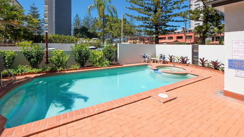Burleigh On The Beach Holiday Apartments - Accommodation Perth 2