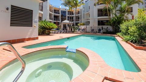 Burleigh On The Beach Holiday Apartments - Accommodation Perth 3