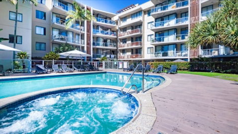 Swell Resort Burleigh Beach - Accommodation Perth 3
