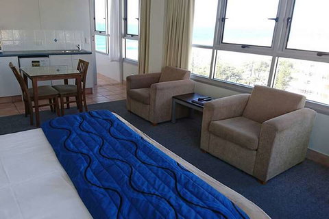 Chateau Beachside - Accommodation Perth 6