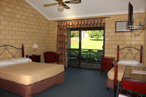 Karri Forest Motel - Accommodation Perth 7