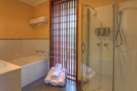 Driftwood Cottages - Perth Resorts 5