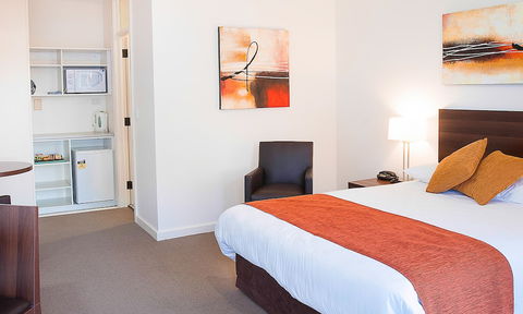 The Standpipe Golf Motor Inn - Accommodation Perth 6