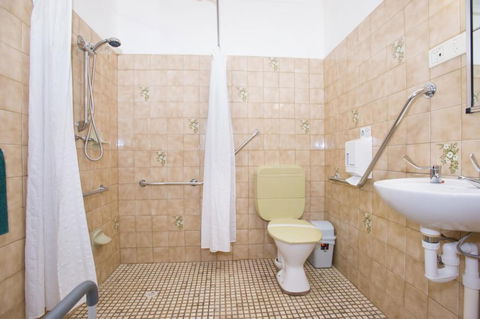 The Standpipe Golf Motor Inn - Accommodation Perth 4