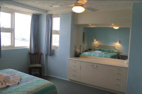 84 The Spit Holiday Apartments - Accommodation Perth 2