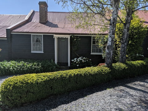 Alice's Cottages - Accommodation Perth 0