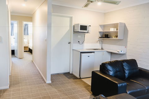 Balan Village Motel - Accommodation Perth 2