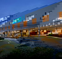 Garden City Hotel Best Western Signature Collection - Accommodation Perth