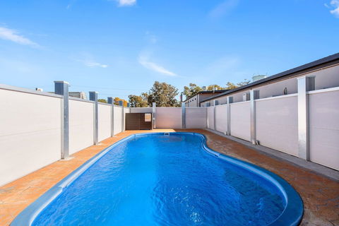 Econo Lodge Moree Spa Motor Inn - Accommodation Perth 6