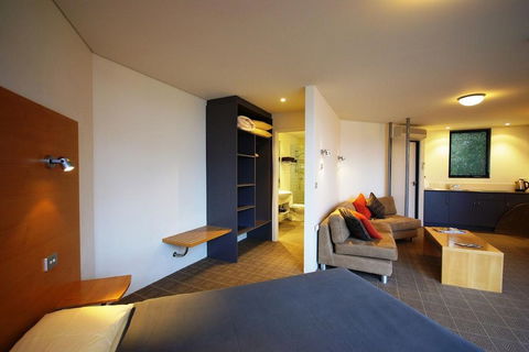 Edge Of The Bay Resort - Accommodation Perth 2