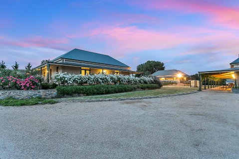 Abbotsford Country House - Accommodation Perth 4
