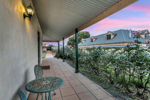 Abbotsford Country House - Accommodation Perth 3