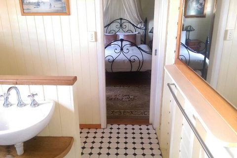 Classique Bed & Breakfast - Accommodation Perth 5