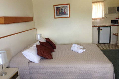 Country Rose Motel Warwick - Accommodation Perth 4