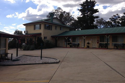 Country Rose Motel Warwick - Accommodation Perth 3
