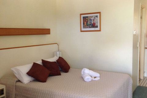 Country Rose Motel Warwick - Accommodation Perth 7