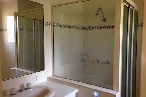 Country Rose Motel Warwick - Accommodation Perth 5