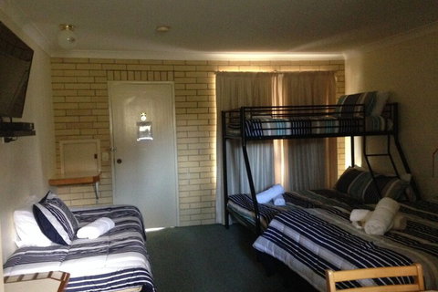 Country Rose Motel Warwick - Accommodation Perth 6