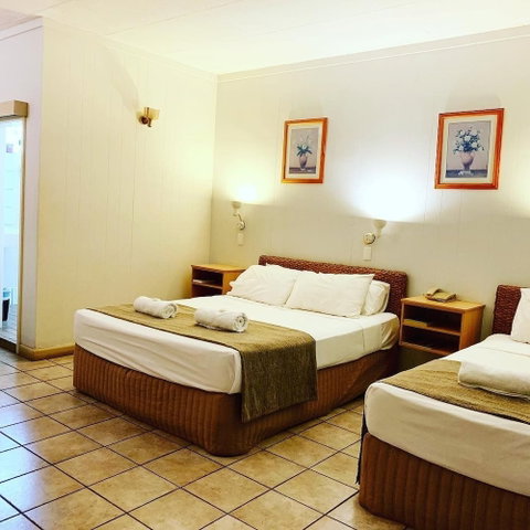 Pine Tree Motel - Accommodation Perth 5