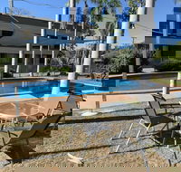 Pine Tree Motel - Perth Resorts
