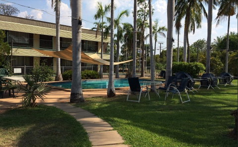 Pine Tree Motel - Accommodation Perth 1