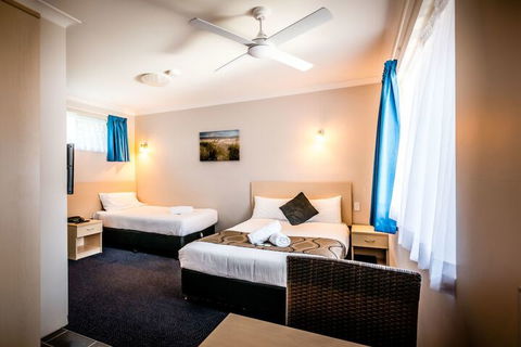 Park Beach Resort Motel - Accommodation Perth 7