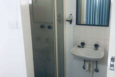 Ocean Breeze Motel - Accommodation Perth 2