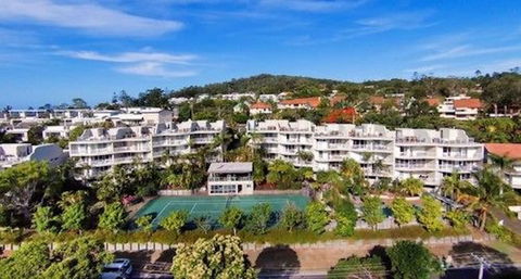 Noosa Hill Resort - Accommodation Perth 0