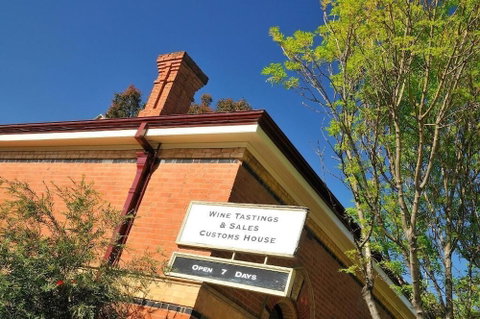 The Georgian Motor Lodge - Accommodation Perth 0