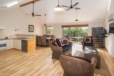Bay Village Resort & Spa - Perth Resorts 7