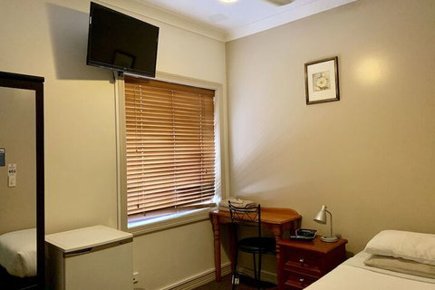 Ashfield Manor - Accommodation Perth 7