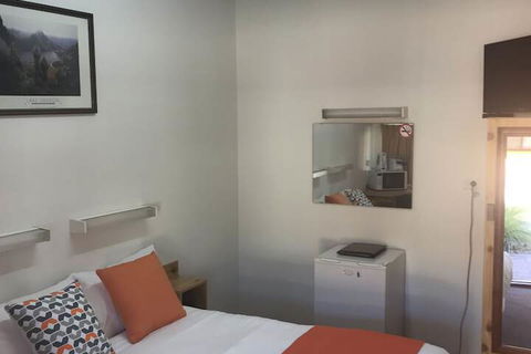 Sturt Motel - Accommodation Perth 6