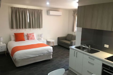 Sturt Motel - Accommodation Perth 0