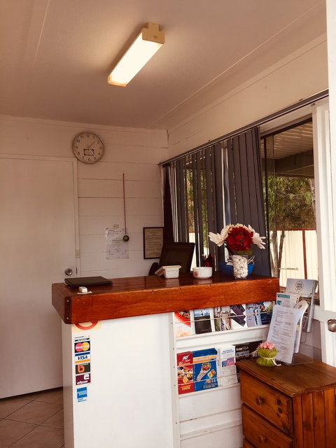 Red Cedar Motel - Accommodation Perth 3