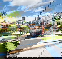 Tropical Queenslander - Perth Resorts