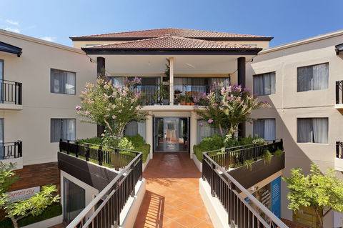 Astra Apartments - The Griffin - Accommodation Perth 0