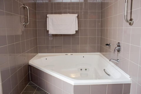 Highlander Hotel - Accommodation Perth 4