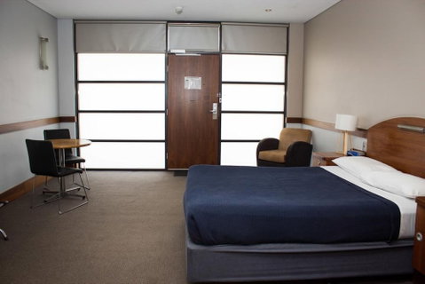 Highlander Hotel - Accommodation Perth 6