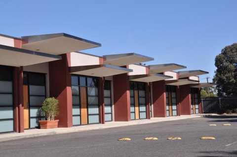 Highlander Hotel - Accommodation Perth 2