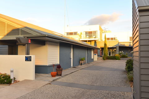 Captains At The Bay - Accommodation Perth 3