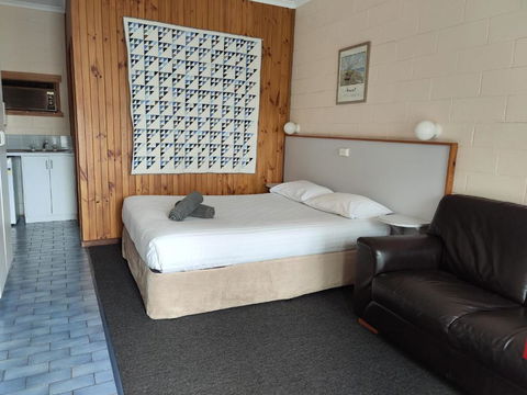 Yarragon Motel - Accommodation Perth 2