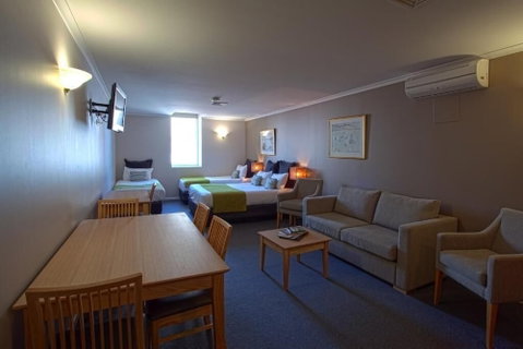 Quest Waterfront Serviced Apartments - Accommodation Perth 3